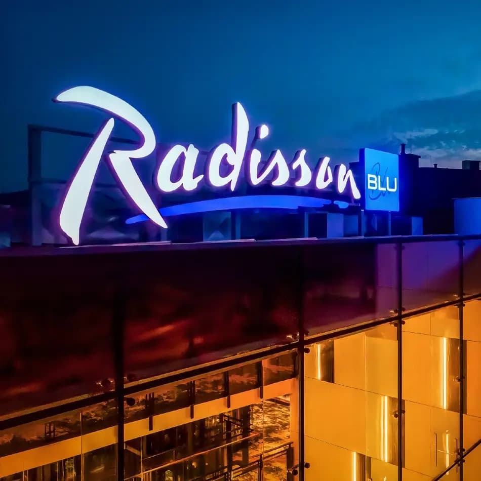 Radisson blu litery świetlne LED, hotel Radisson Blu