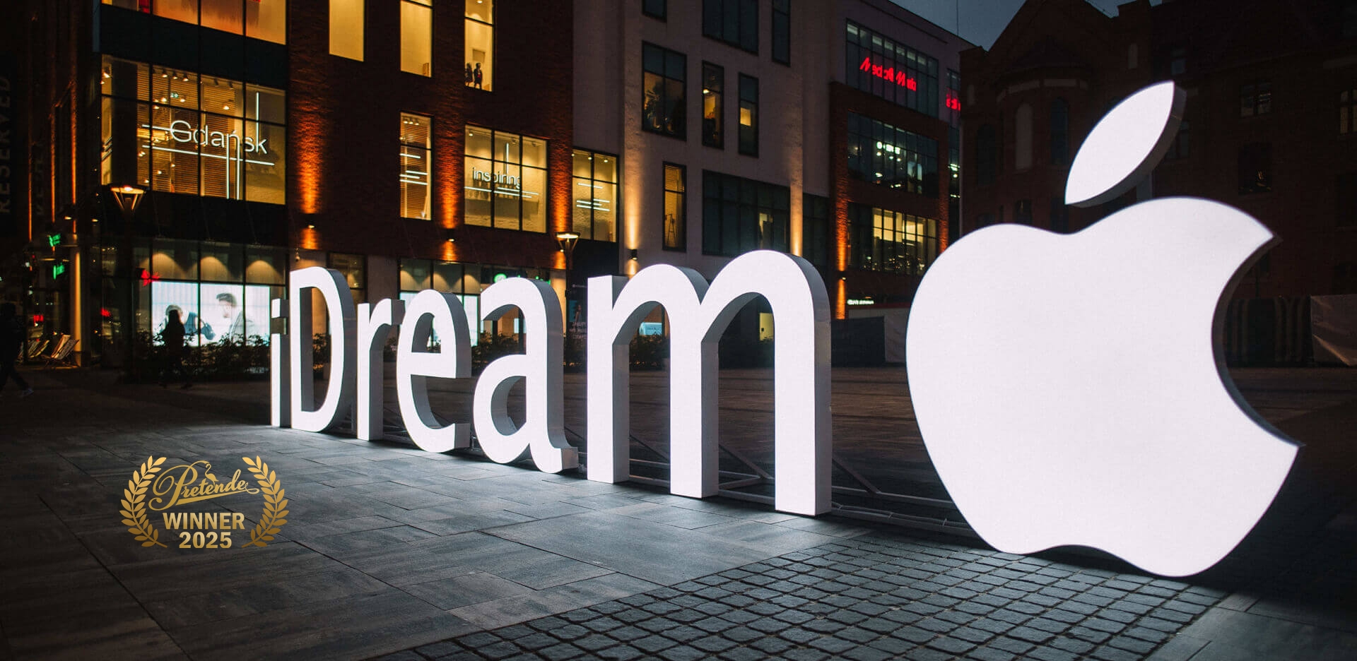 Litery gigantyczne IDREAM